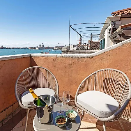 San Giorgio View With Terrace R&r Apartmán