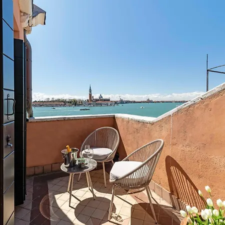 Апартаменты San Giorgio View With Terrace R&r Венеция
